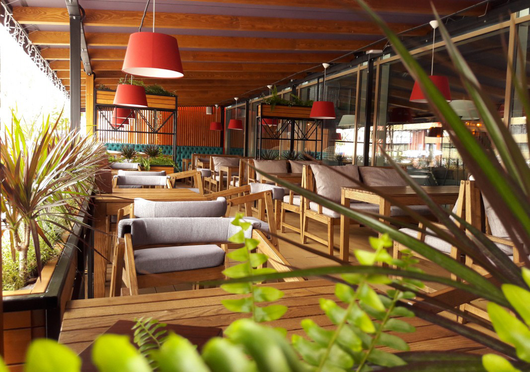Meble dla sieci restauracji i sushi-barów „Eurazja”
